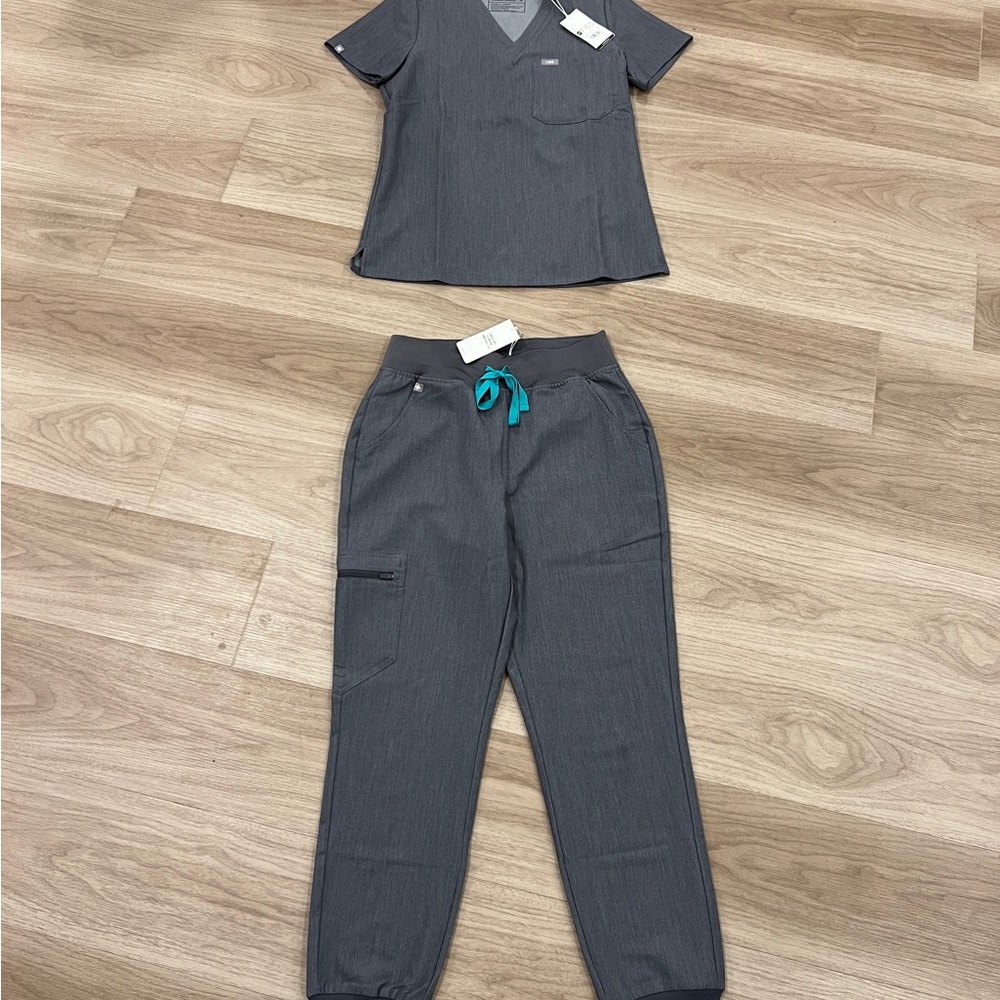 Figs Graphite Scrub Set